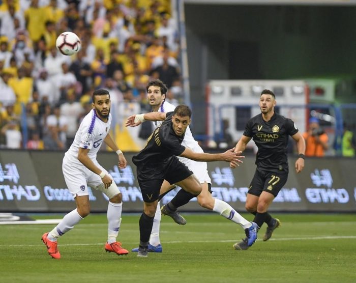 النصر يحقق فوزا مثيرا على الهلال