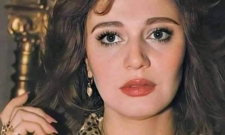 الفنانة مديحة كامل