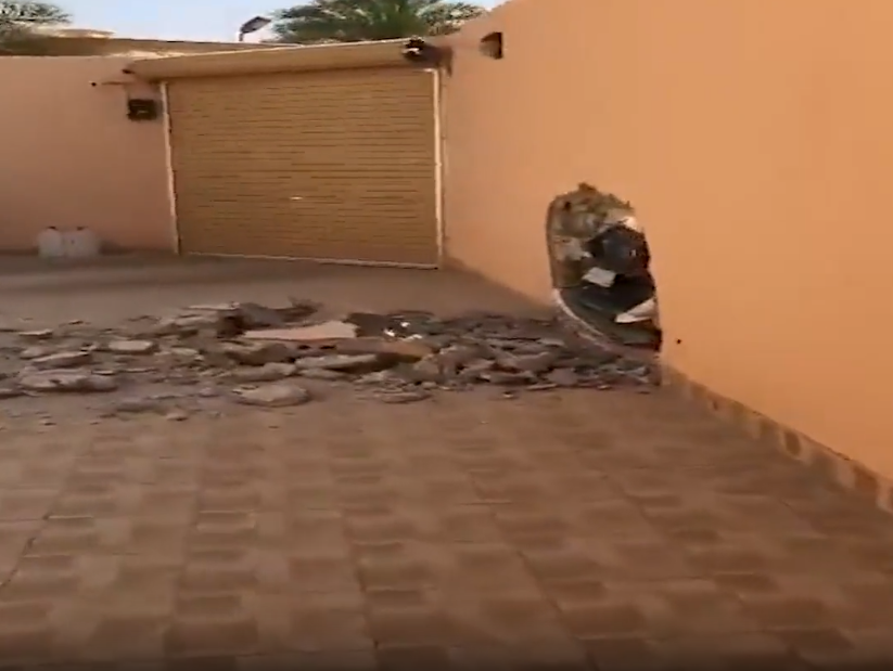امرأة سعودية تصدم سور منزل وتهرب بأغرب حيلة يمكن تخيلها