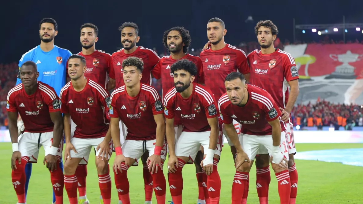 نجم منتخب مصر يهاجم لاعب الأهلي "الحراق" بشدة في تصريحات نارية