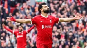 مفاجأة من العيار الثقيل.. محمد صلاح يغادر ليفربول