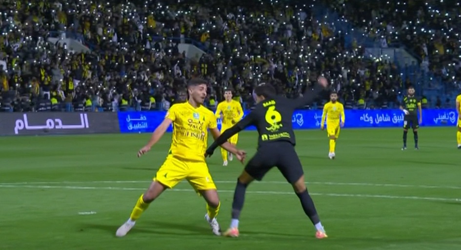 محمد شريف ينقذ الخليج بركلة جزاء في الوقت القاتل أمام الاتحاد والنصر يهزم الوحدة